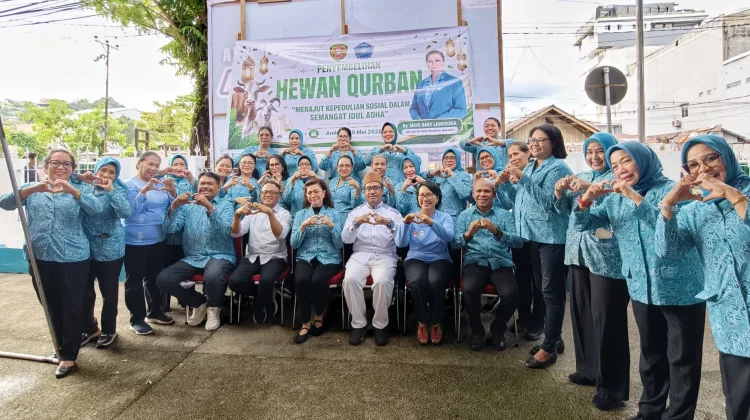 PKK Maluku Salurkan Hewan Kurban ke Warga dan Panti Asuhan di Ambon