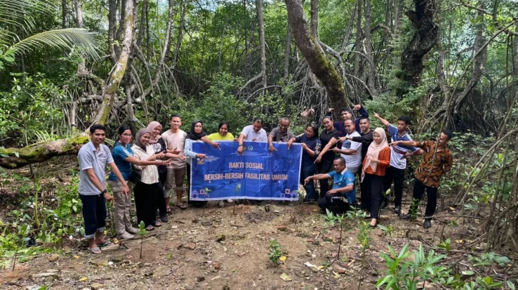 Menyongsong Hari Lingkungan  Hidup, Rutan Ambon Bersihkan Area Pantai