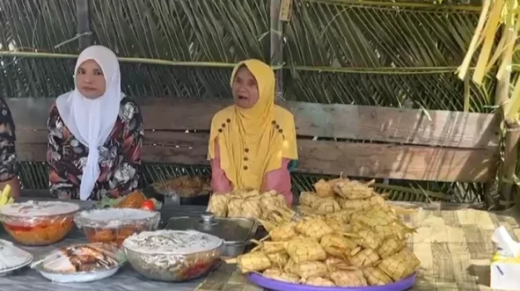 Festival Ketupat Telaga Kodok Berlangsung Penuh Kekeluargaan