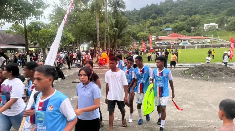 Kericuhan Suporter Warnai Laga Amahai Junior dan Lusitoa