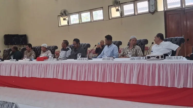 DPRD SBB Tetapkan Tenggat Penyelesaian Status 156 Warga Waesalam