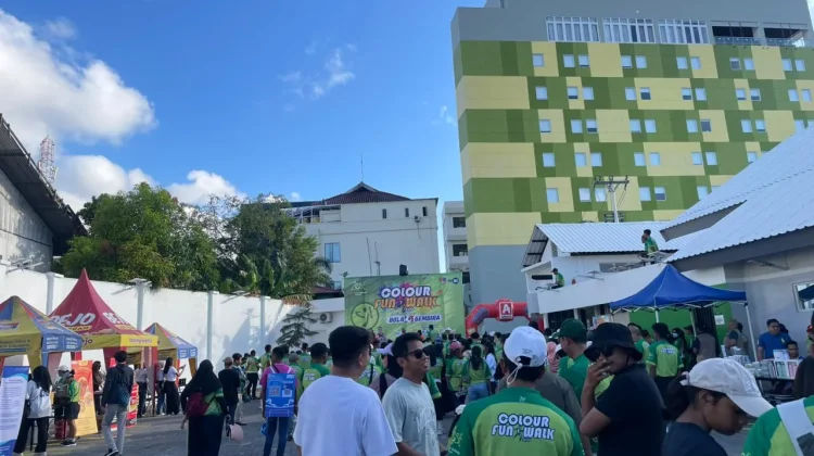 Color Fun Walk, Ratusan Warga Ikut Jalan Santai dan Zumba Bersama