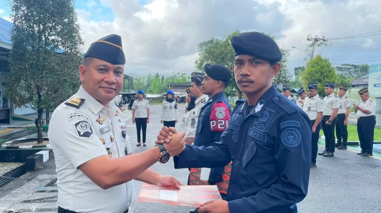 Empat Petugas Rutam Ambon Terima Reward Pegawai Teladan