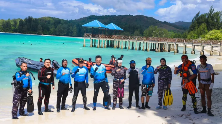 Transplantasi Terumbu Karang di Buru Warnai Peringatan Hari Laut Sedunia