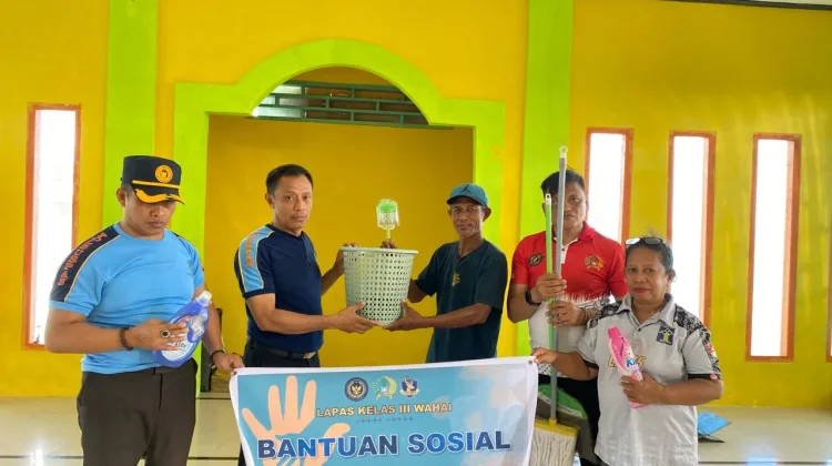 Lapas Wahai Salurkan Bantuan Alat Kebersihan untuk TPA Nurul Hidayah