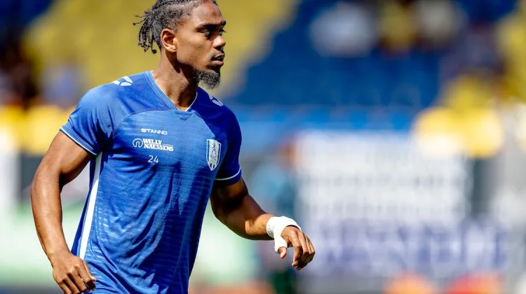 Profil Godfried Roemeratoe, Gelandang Curacao Berdarah Maluku