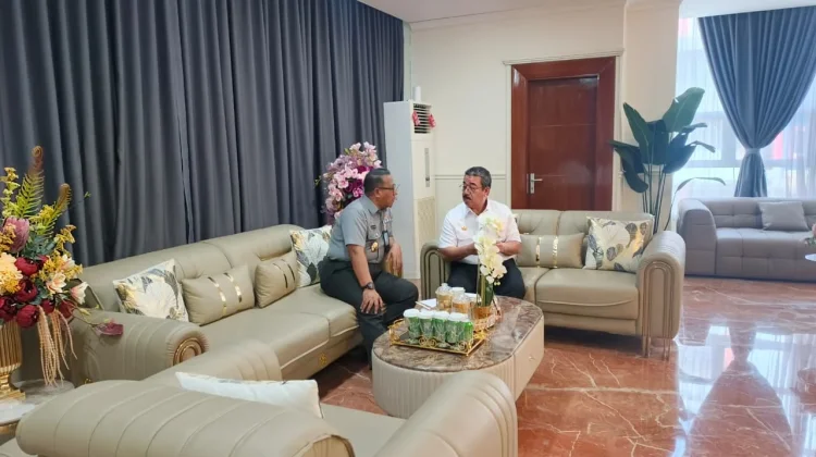 Kakanwil Kemenkum Maluku Minta Dukungan Gubernur soal KI dan Posbankum