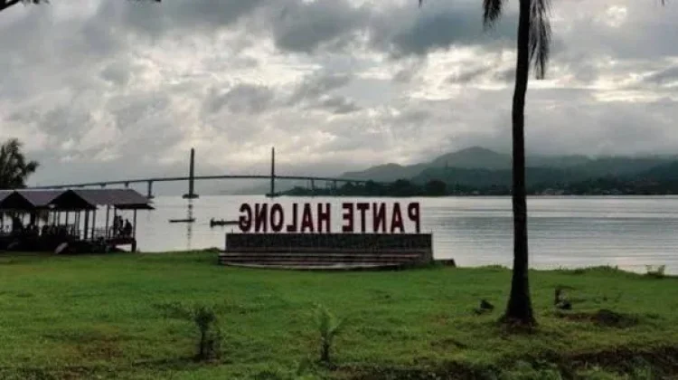 Wisata Pantai Halong Ambon Murah Meriah Seru
