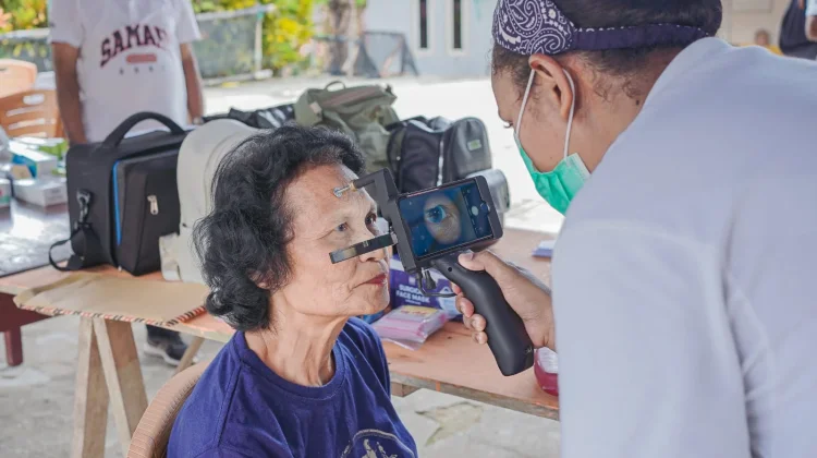 Kacamata Gratis Dibagikan pada Momen Bakudapa Anak Negeri Booi 2026
