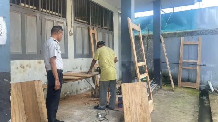 Pembinaan Keterampilan Pertukangan:Warga Binaan Hasilkan Karya Berkualitas