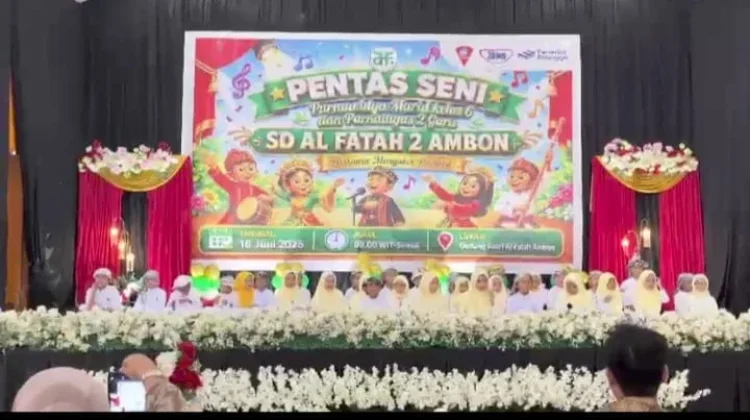 Pentas Seni Warnai Pembagian Rapor SD Alfatah 2 Ambon