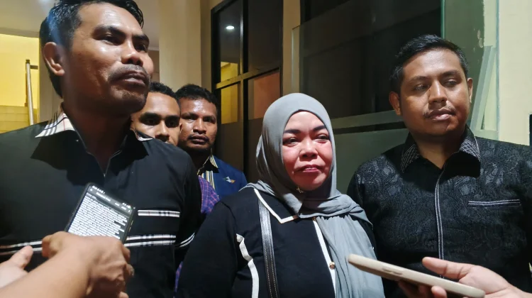 Polisi Serahkan Tersangka Hartini Pemilik Sianida ke Kejati Maluku