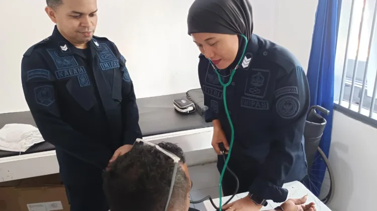 Layanan Humanis, Lapas Wahai Fasilitasi Cek Kesehatan Gratis bagi Pengunjung