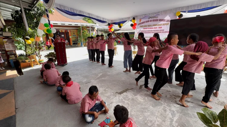 Pentas Seni Jadi Ajang Pelestarian Budaya di SDN Negeri Lama