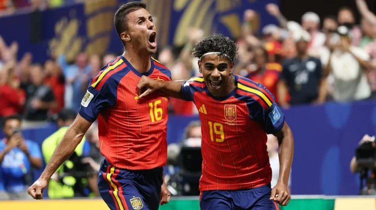 Starting Gemilang Lamine Yamal, Spanyol Gilas Arab Saudi 4-0 di Atlanta Stadium