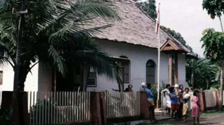Viral di Facebook! Foto Lawas Gereja Immanuel Hila Bikin Warganet Terkesima