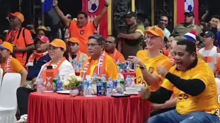Laturiuw: Silahkan Nobar Piala Dunia, Asal Jangan Lengah