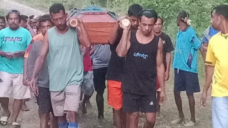 Empat Kilometer Memikul Duka: Potret Terasingnya Warga Pegunungan Taniwel