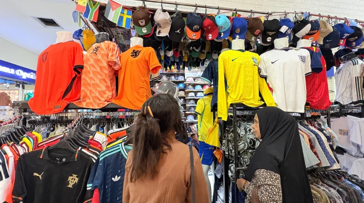 Pedagang Jersey Piala Dunia 2026 Raup Keuntungan Berlipat Ganda