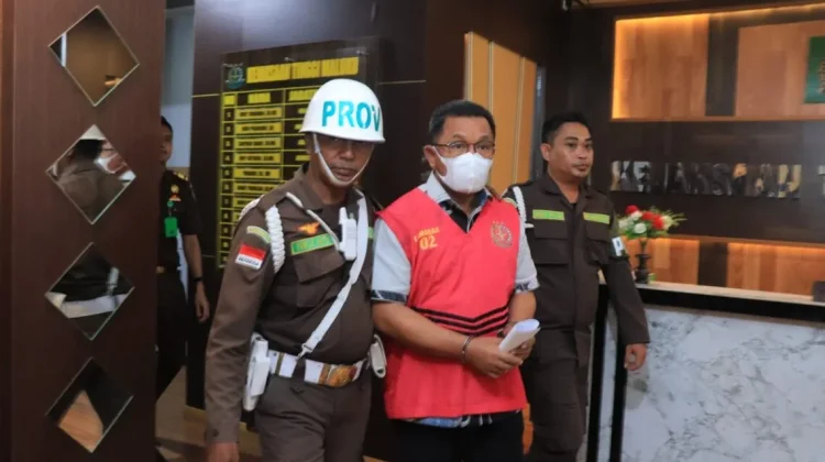 Hukuman Petrus Fatlolon Diperberat, PT Ambon Vonis 7 Tahun Penjara