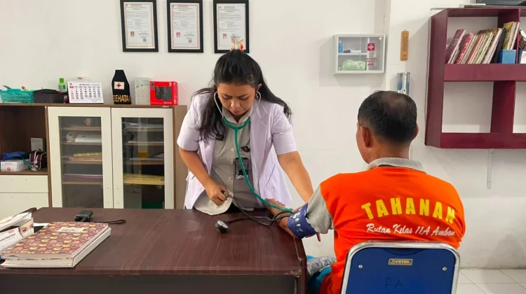Antisipasi Penyakit Musiman,Tim Kesehatan Rutan Cek Kesehatan Warga Binaan