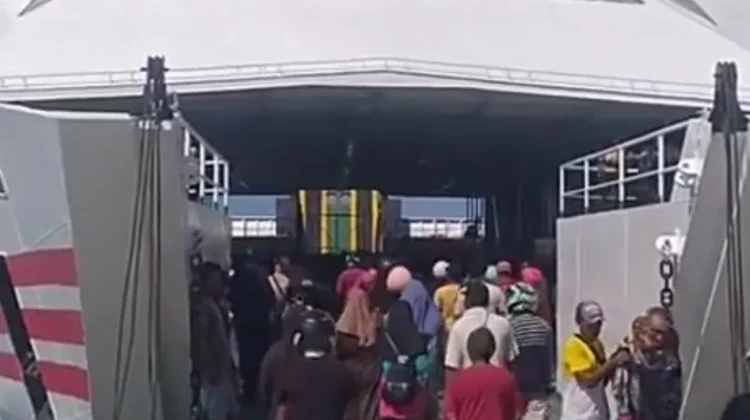 Layanan Cantika 7A ke Namrole Terhenti, Dishub Bursel Protes Keras