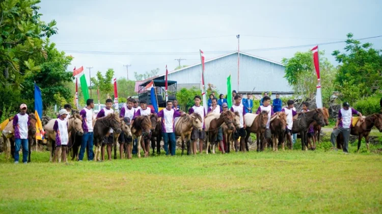 Pangdam Siapkan Piala Bergilir Lomba Pacuan Kuda & Kerbau di Moa-MBD