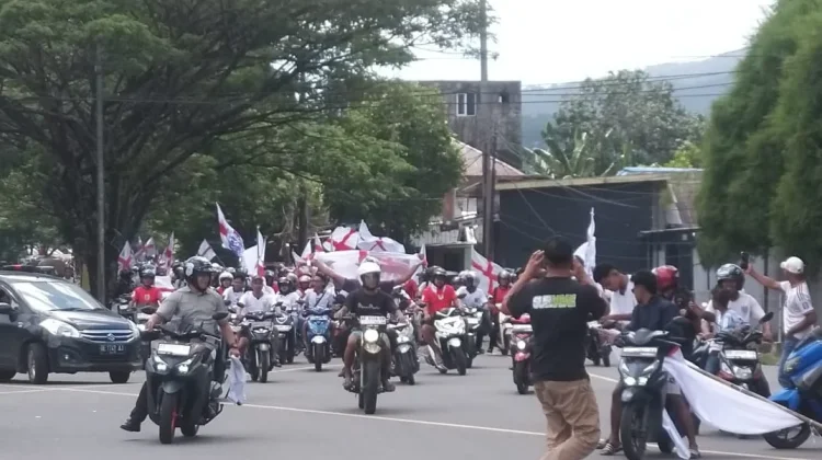 Inggris ke Perempat Final, Hooligans diambon Gelar Pawaikemenangan