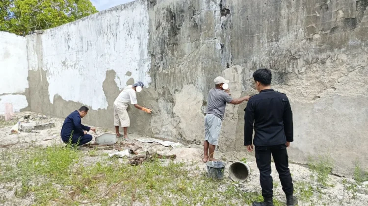 Tingkatkan Keamanan dan Estetika, Kalapas Geser Tinjau Pemeliharaan Tembok Lapas