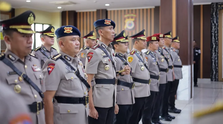 Kapolda Maluku Lantik dan Sertijab 9 Pejabat Strategis