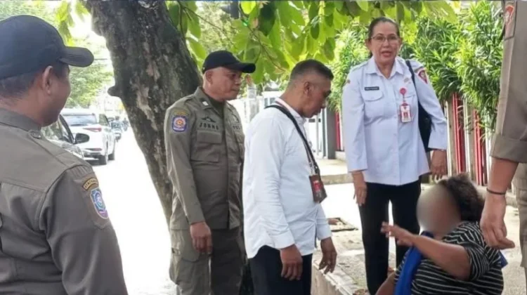 Hidup Terlantar, Seorang OGDJ Dibawa ke RSKD Maluku