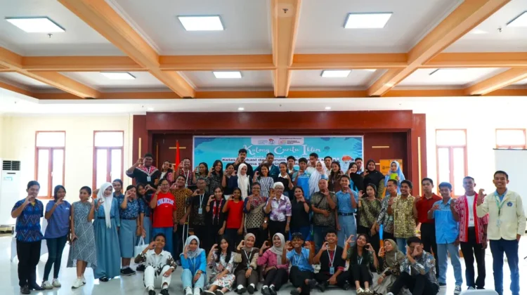 Anak Muda Ambon Gaungkan Aksi Nyata Jaga Teluk dari Sampah Plastik