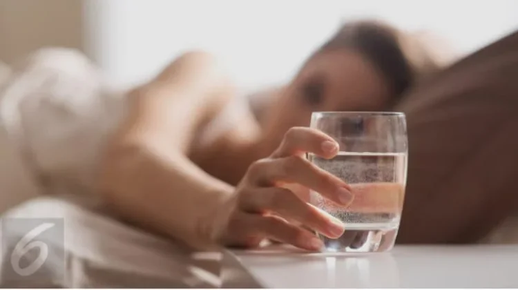Minum Air Putih Pagi Hari Bantu Jaga Kebugaran Tubuh