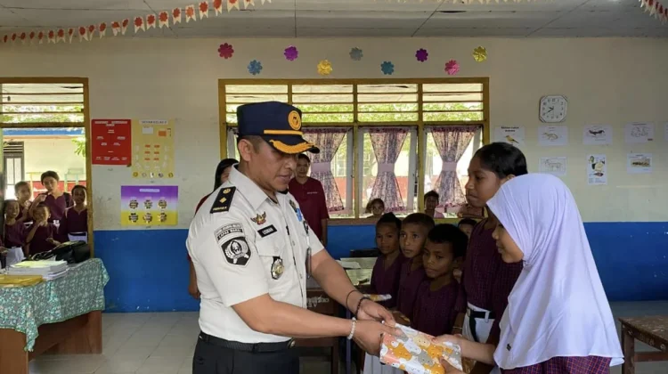 Peduli HAN 2026, Lapas Wahai Salurkan Perlengkapan Sekolah bagi Murid Yatim Piatu