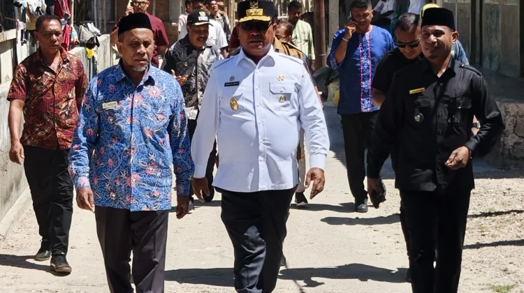 Wagub Vanath Resmikan Teras Pelayanan Publik di Pulau Buano