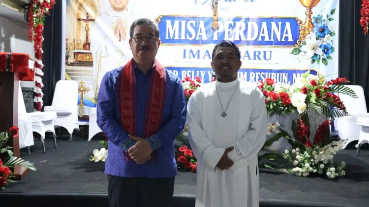 Gubernur Maluku Hadiri Misa Perdana Imam Baru RP Belly Yoakhim Resubun