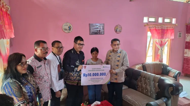 Bodewin Serahkan Santunan Ahli Waris, Bukti Negara Hadir Melalui BPJAMSOSTEK