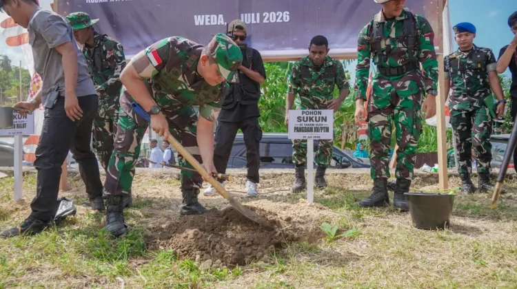Pangdam XV/Pattimura Luncurkan Program Emas Hijau, Sejuta Pohon Sukun Ditanam
