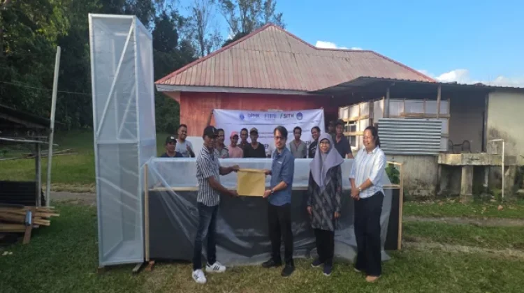 Pemanfaatan Teknologi Pengering Cengkeh Energi Surya di Kamarian, SBB, Maluku