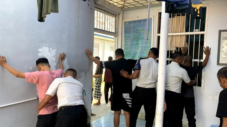 Pastikan Situasi Kamtib Kondusif, Lapas Namlea Gelar Razia Blok Hunian