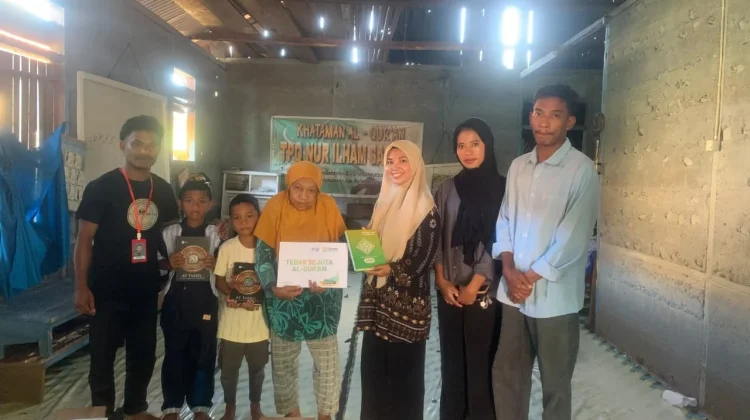 BMH Maluku & Mahasiswa UIN Ambon Salurkan Al-Qur'an di Dusun Saluku