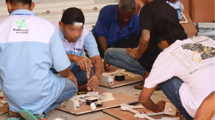 Warga Binaan Lapas Ambon Antusias Ikuti Pelatihan Kompomen Instalasi Listrik