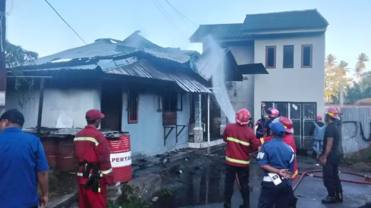 Rumah di Passo Terbakar Diduga akibat Korsleting Listrik