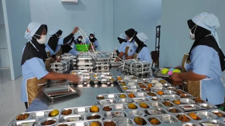 Permintaan Buah Melonjak, Penyuplai di Ambon Kewalahan Layani SPPG
