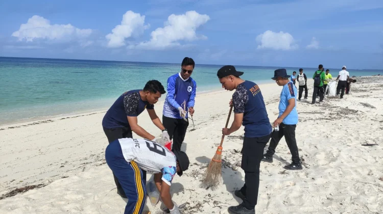 Semarak Kemerdekaan ke-81, Lapas Geser Gelar Aksi Bersih Pantai,Jaga Ekosistem