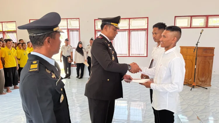 Kebahagiaan Warnai Penyerahan Remisi di Lapas Namlea