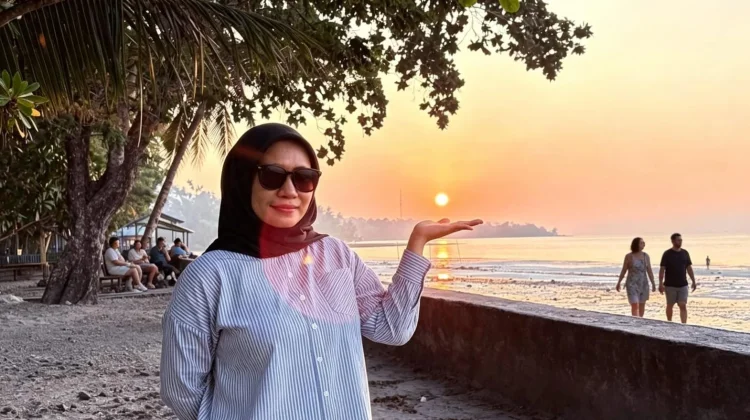 Palaka Beach, Destinasi Senja yang Memikat di Jazirah Leihitu