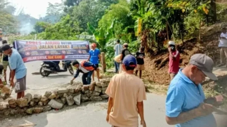 Dewan Kota Desak PU Ambon Perbaiki Jalan Arbes-Ahuru