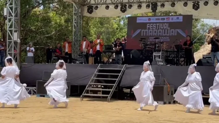 Tari Cakaiba Hatalai Kembali Pentas setelah 40 Tahun