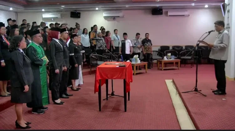 Sebanyak 52 PNS Pemkot Ambon Resmi Duduki Jabatan Fungsional